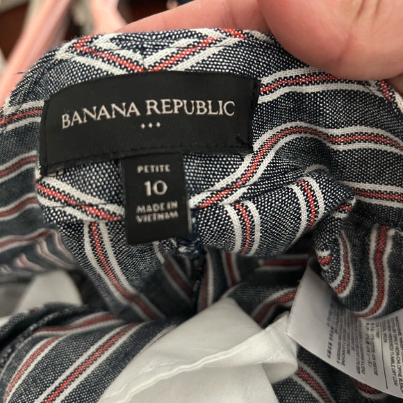 Banana republic wide leg pant size 10 petite, striped grayish blue with red. - Picture 3 of 5